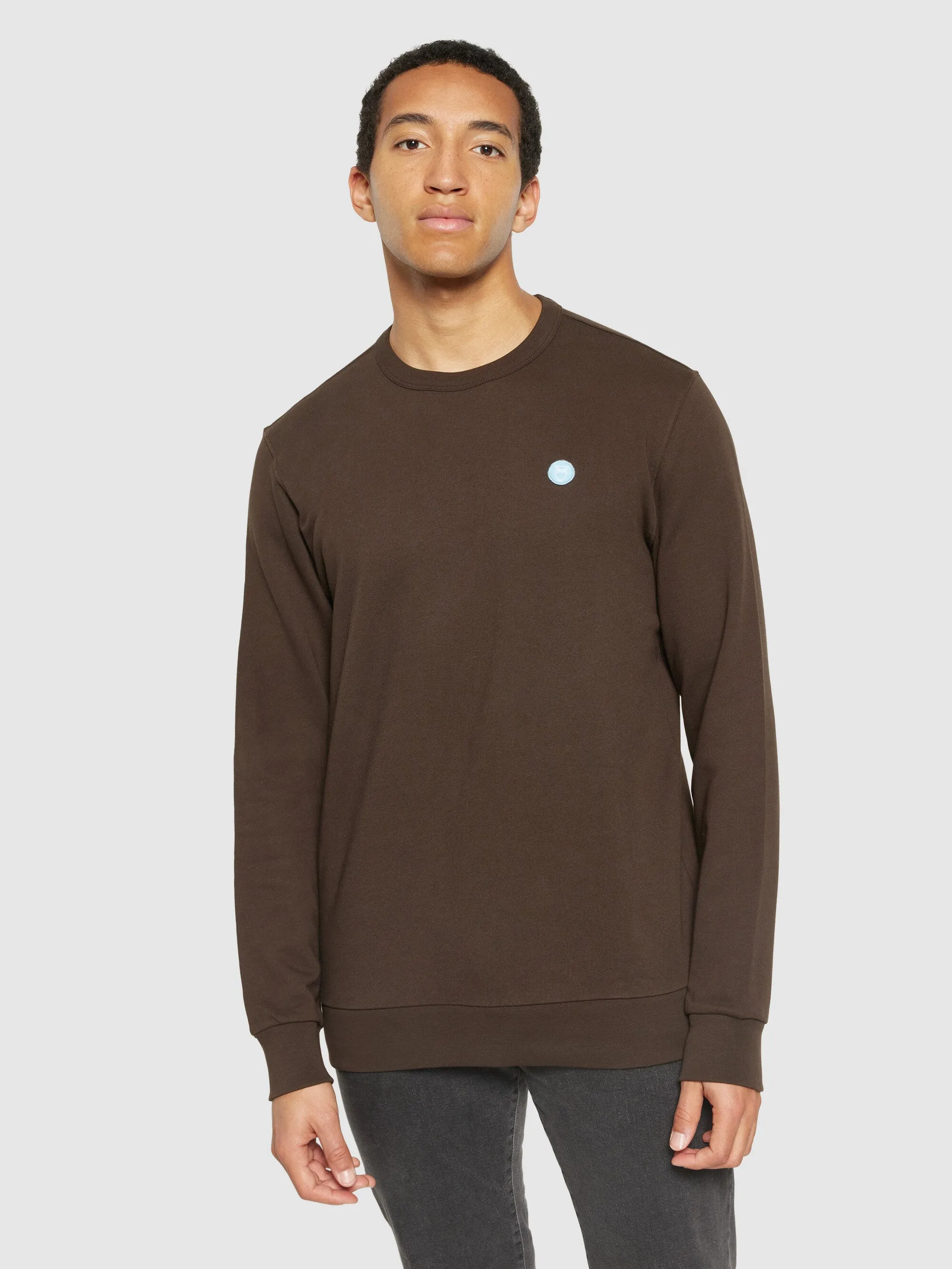 Basic badge sweat - Demitasse (brown)