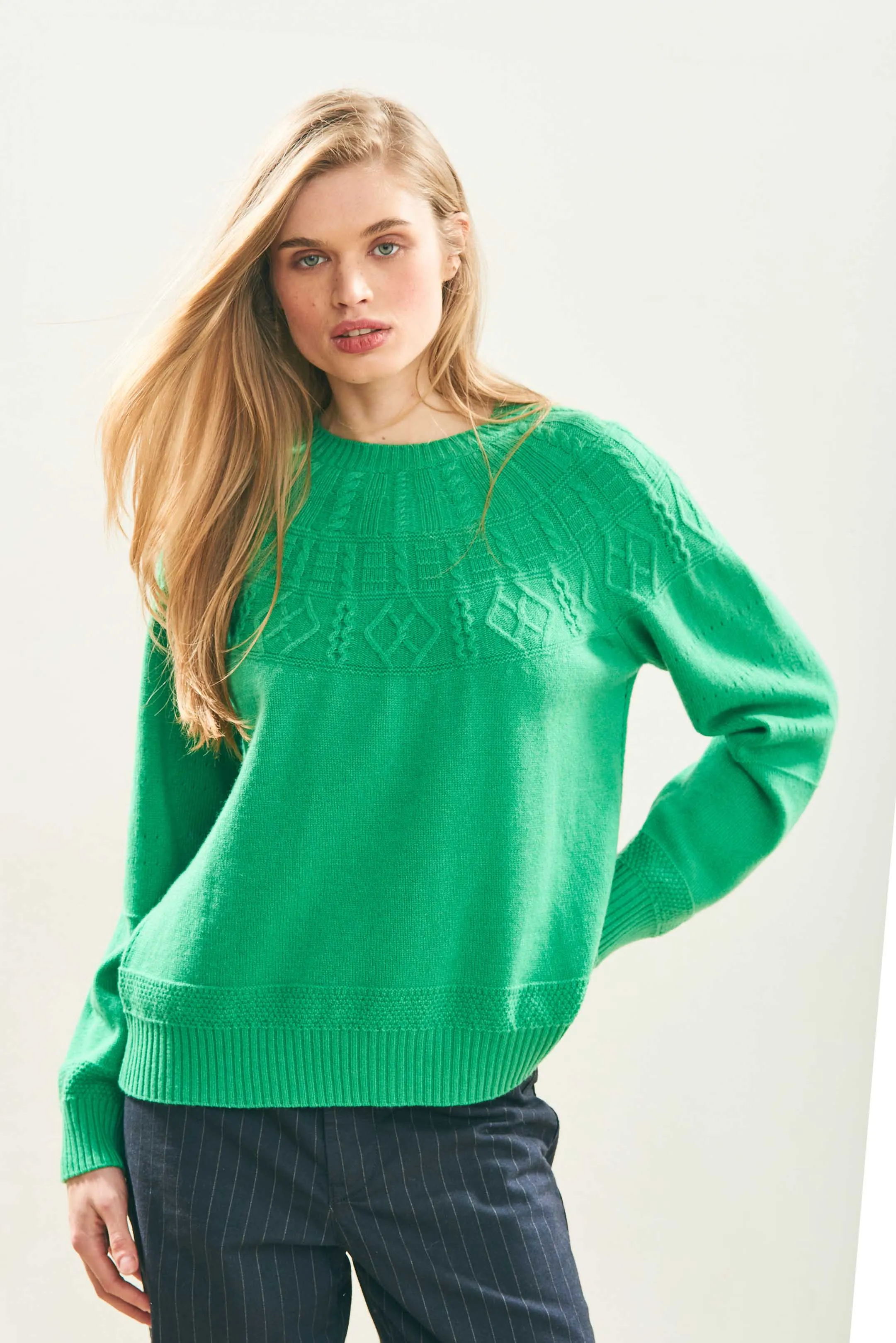 Cashmere Big Cable Crew in Bright Green