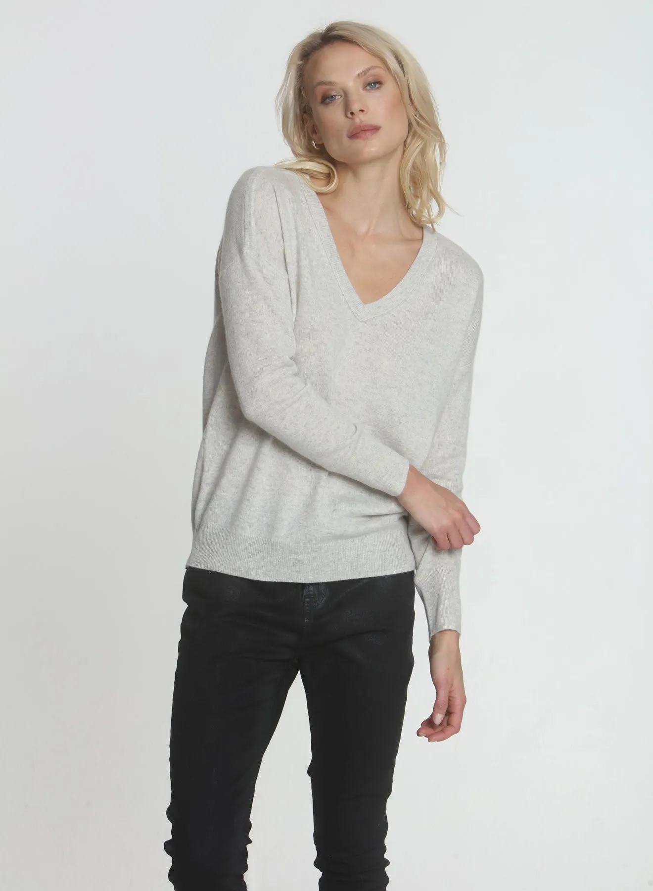 CORE Cashmere BF Vee - Pumice