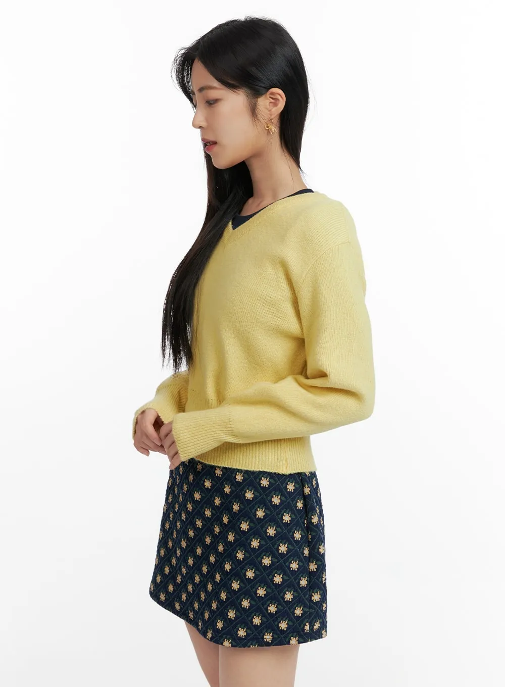 Cozy V-Neck Sweater OF416