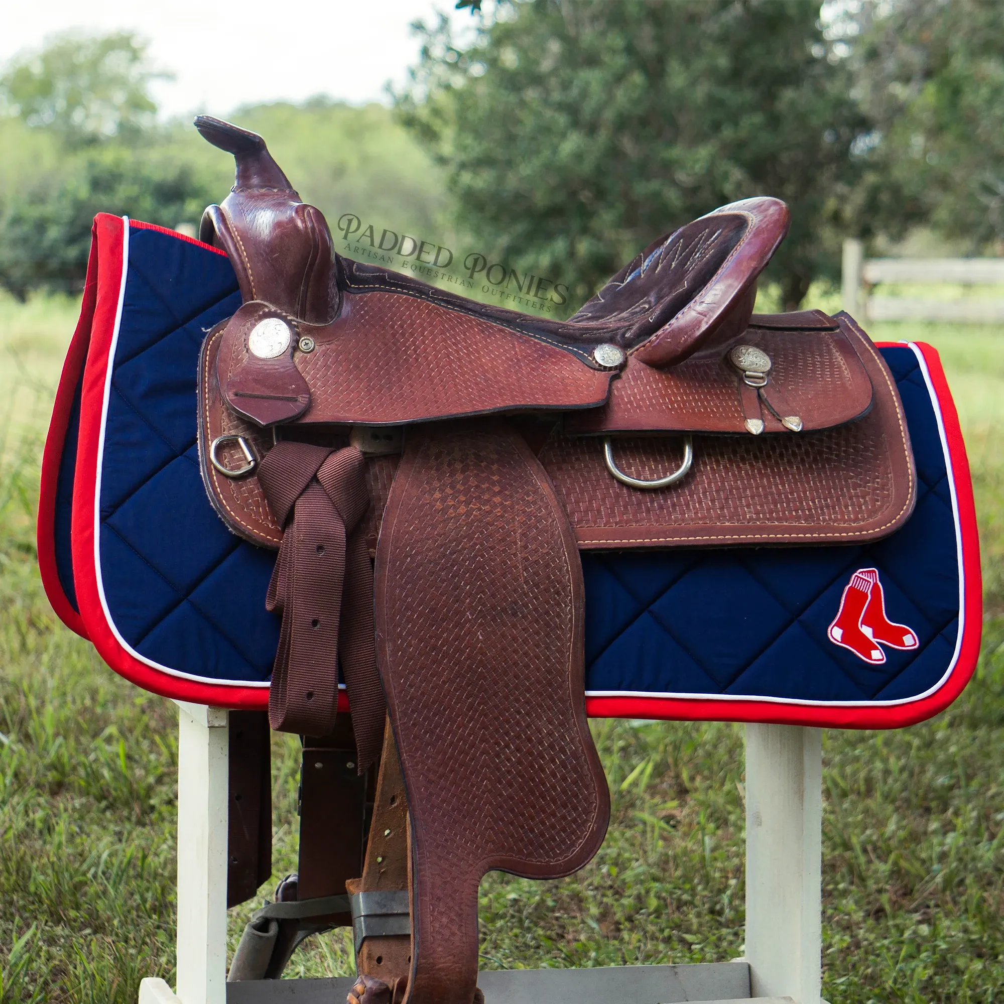 Custom Professional Sports Patch Saddle Pad