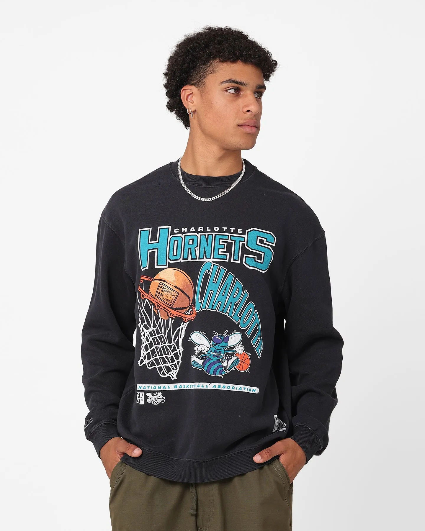 Mitchell & Ness Charlotte Hornets Hoop Crewneck Faded Black