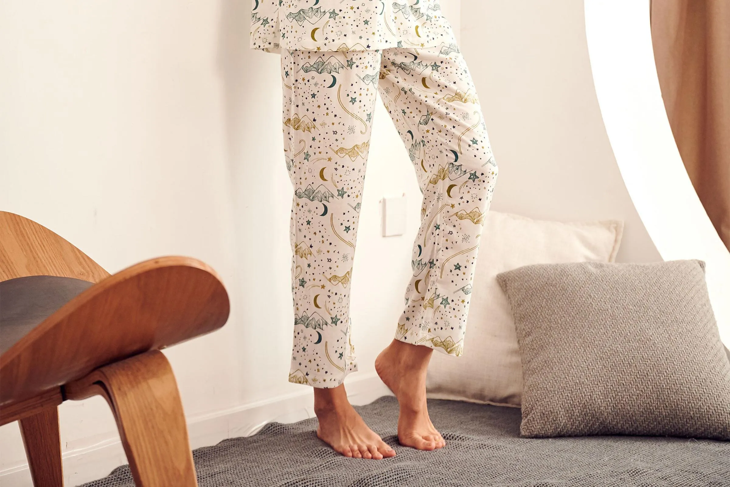 Nest Designs Women's 3/4 Sleeve Nursing PJ Set (Bamboo Pima) - Stars White