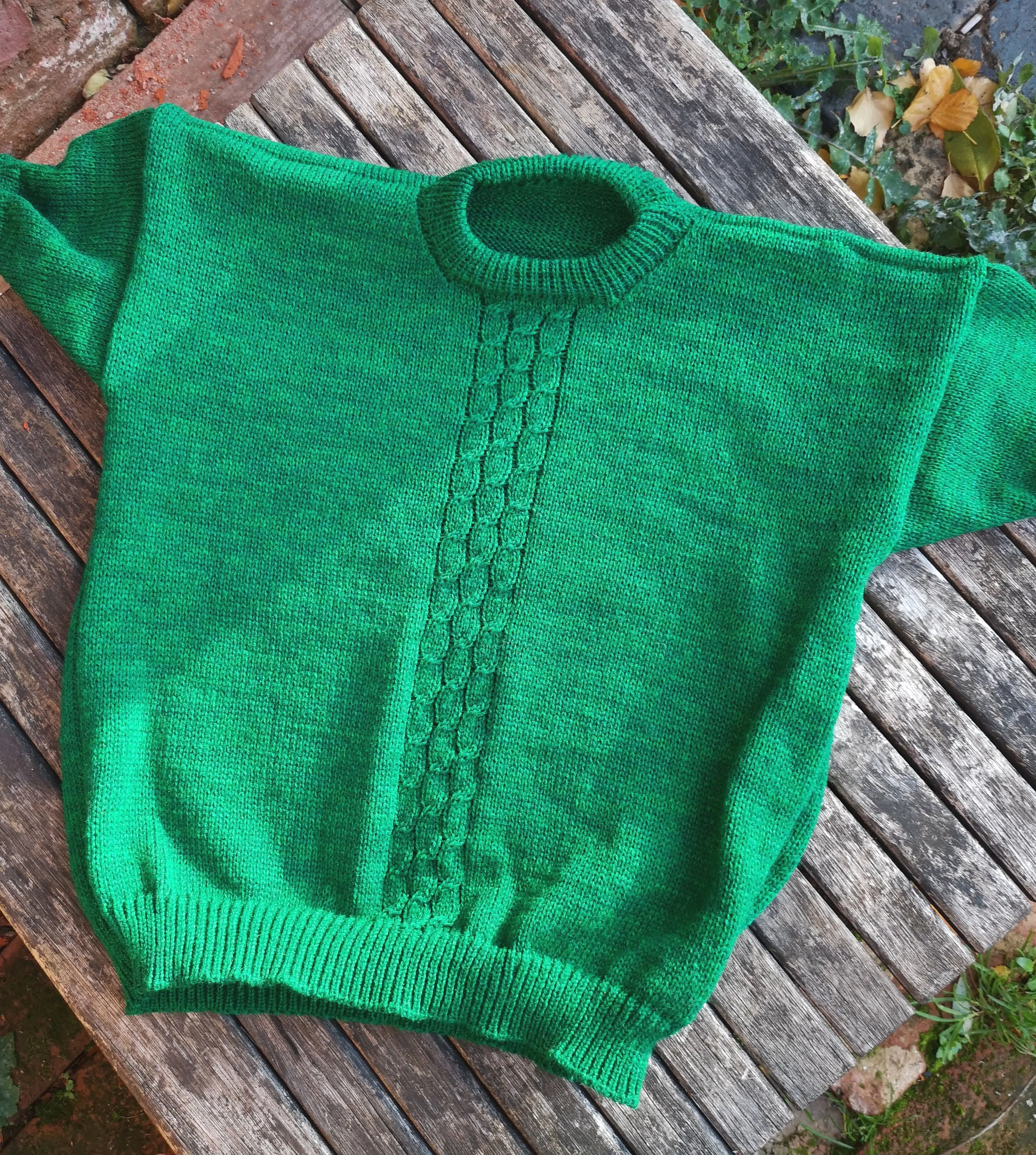 "Emmy" Girls/ladies size 6 age 12-14, cable front t shirt jumper, emerald green,