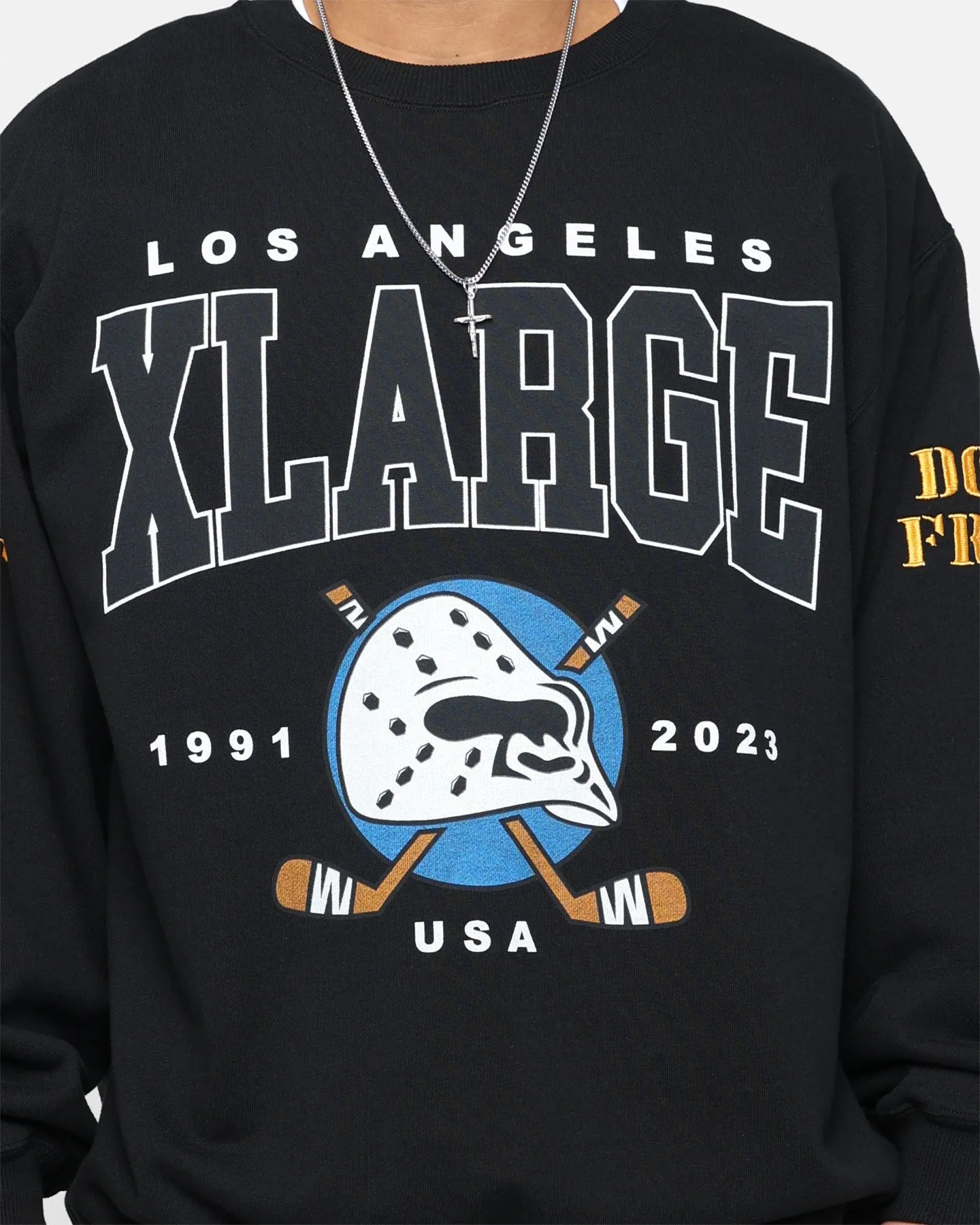 X-Large Hockey Crewneck Sweatshirt Black