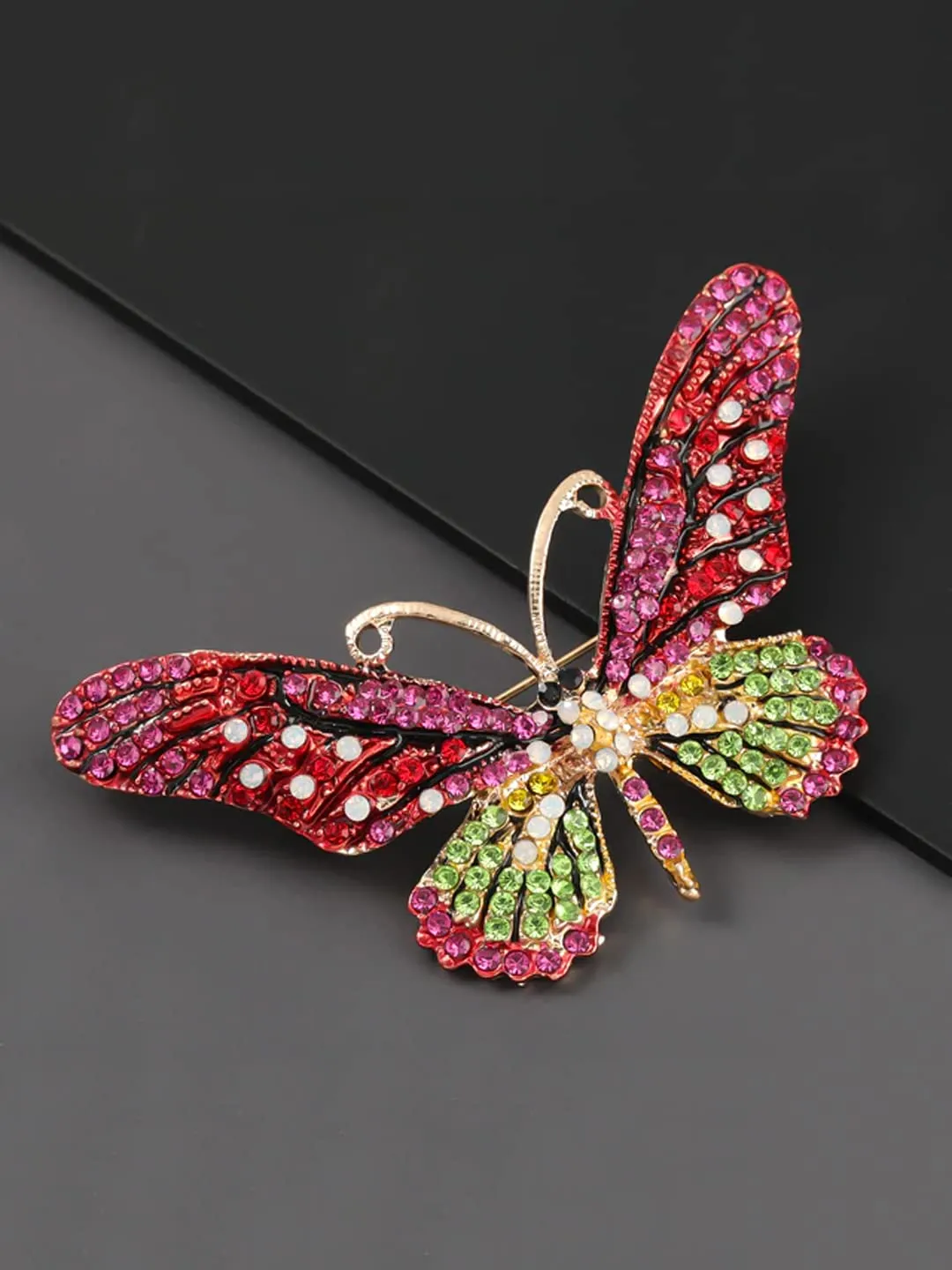 Yellow Chimes Brooch for Women Butterfly Shaped Brooch Fashionable Brooch for Girls and Women (Pink)